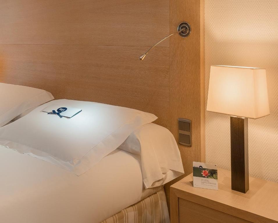 هتل والنسیا پالاس